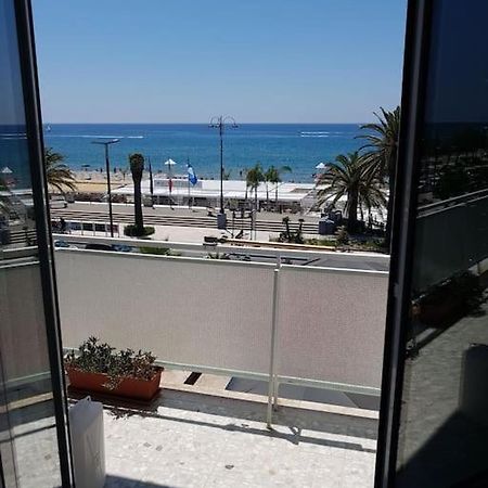 Casa Al Mare - Lido Apartment แตร์ราชินา ภายนอก รูปภาพ